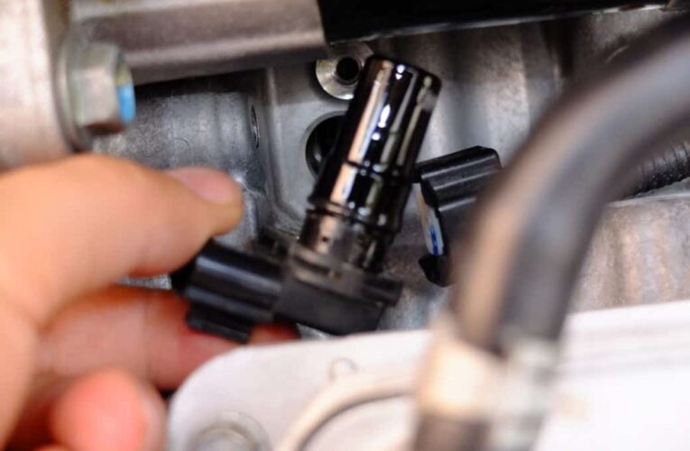 Bagaimana cara memastikan speed sensor CVT tetap berfungsi setelah dibersihkan